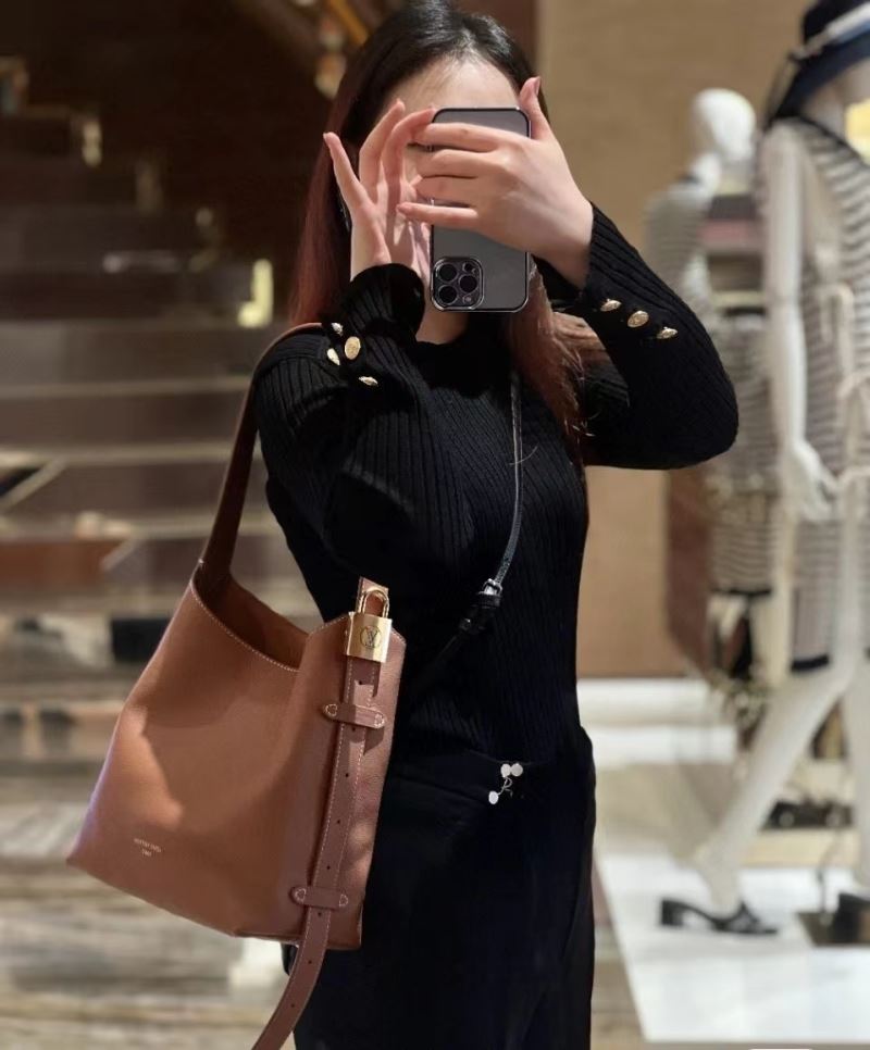 Louis Vuitton Hobo Bags